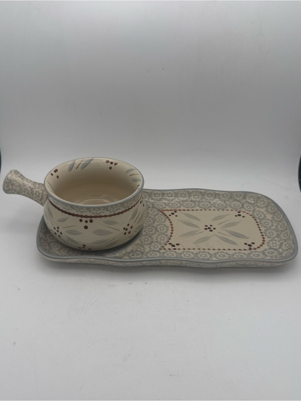 Temp-tations by Tara ceramic soup & sandwich Old World floral lace tray set